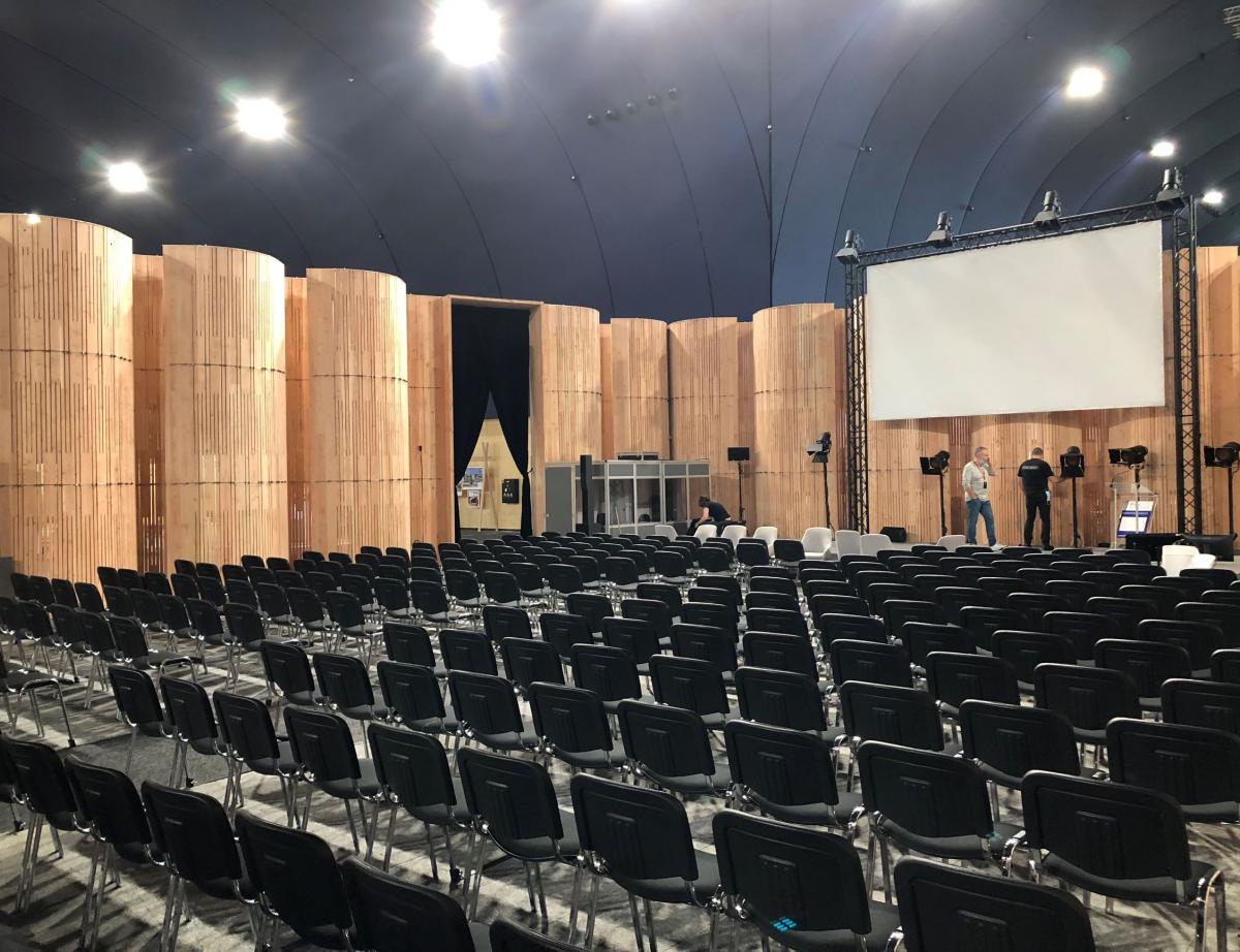 LAuditorium éphémère en bois du 10e Forum Bois Construction cherche preneur !